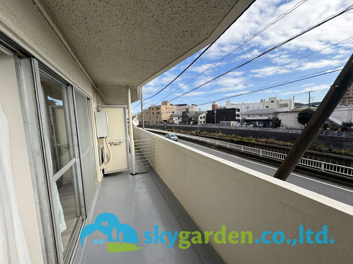 お洗濯にも便利なバルコニー付き