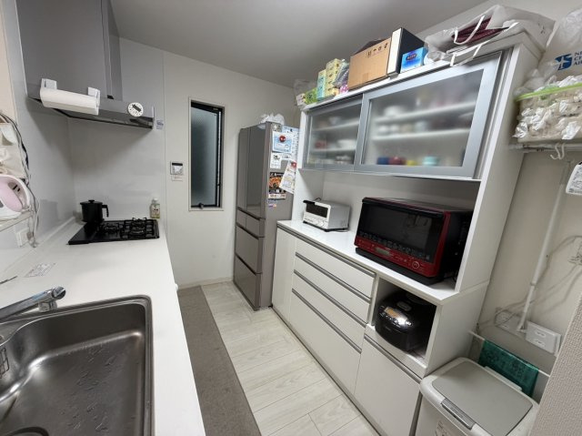 3口コンロになっていてお料理しやすいキッチンです。