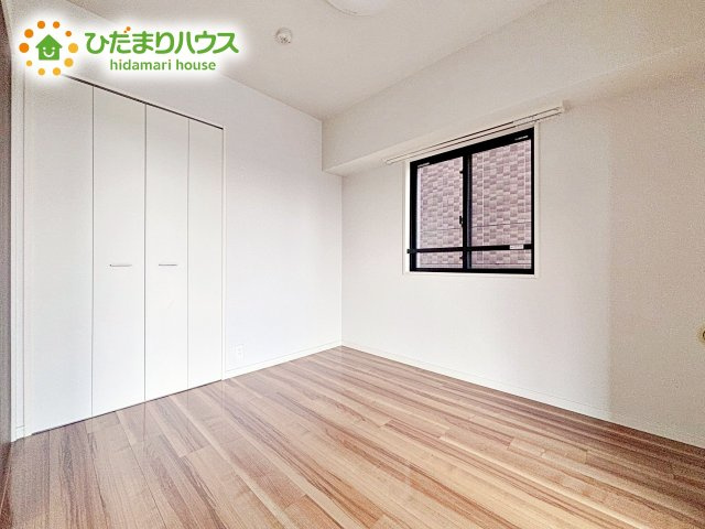 お子様の成長に合わせて、自由に模様替えできるように考えた、シンプルな洋室。