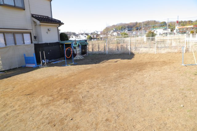 家を建てる前提で土地を探している場合、地盤の丈夫さは譲れない条件の一つです。地盤が脆弱だと追加工事が必要となります。また、過去に地盤沈下や液状化現象を起こした土地は、できるだけ避けた方がいいでしょう。