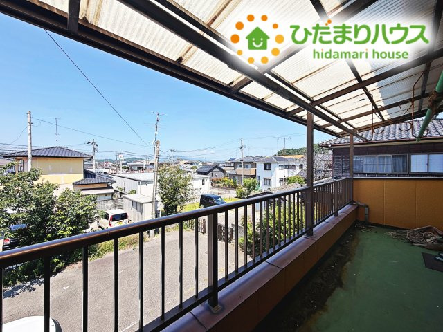 広々としたバルコニーは、大量の洗濯物を干しても余裕！お布団だって、家族全員分をいっきに干せますね(^O^)