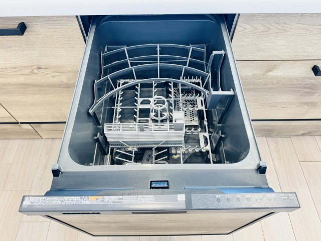 ～食洗機付き　食事後の食器洗いはお任せ、家族でゆっくりとくつろげます～