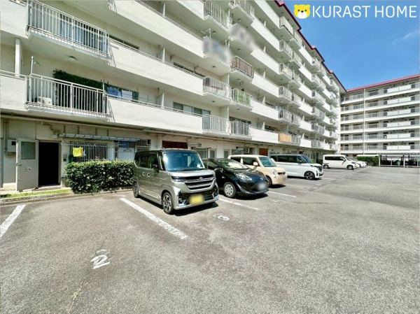 【イトーピア向日マンションC棟 7階の駐車場】