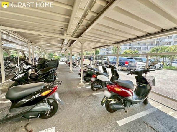 【イトーピア向日マンションC棟 7階の駐輪場】