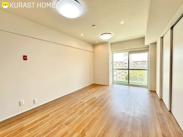 【イトーピア向日マンションC棟 7階の居間】