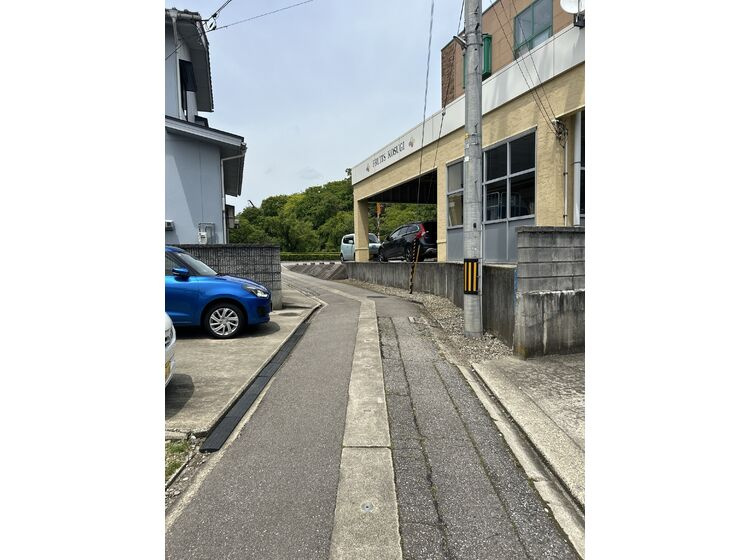 北側道路(西向き)