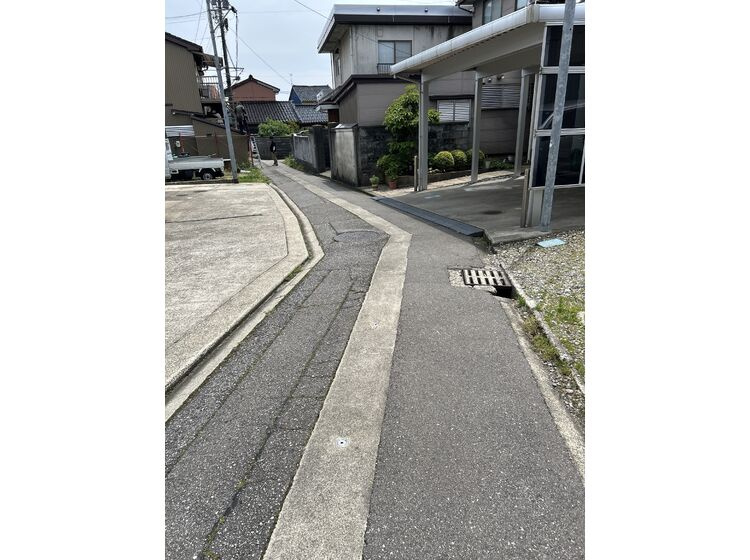 北側道路(東向き)