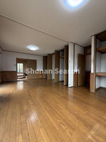 家族団らんの場としても活用できる14.5帖の洋室♪