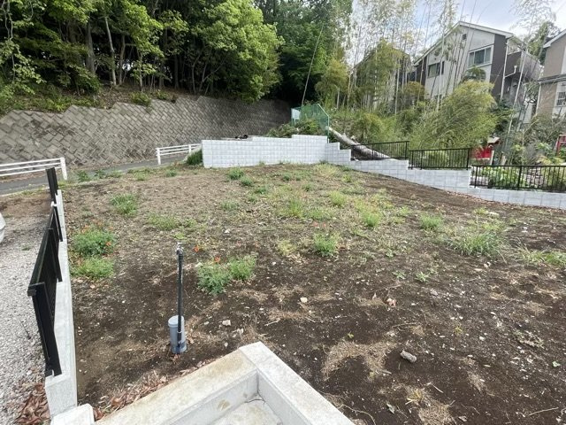 市街化調整区域とは、自然環境を保つことが目的になっている地域で住宅用地として購入することはほぼ出来ません。事業用や資材置き場などその場所を有効活用したい方にお勧めです。田園地帯や自然が多いエリアです。