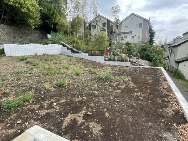 急いで市街化される可能性が低い地域だけど、将来的に市街化するかもしれないという方向性が決まっていない地域を非線引き区域と言います。非線引き区域では建物を建てられることもあるため事前にお問合わせ下さい。