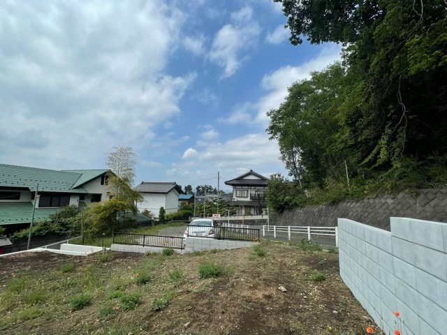 土地の地勢が高台の場合、景色が綺麗にみることができ、景色にこだわってお家探ししている方におすすめです！また平坦地よりも風通しがいいというメリットがあります。デメリットもあるので是非現地でご確認下さい。