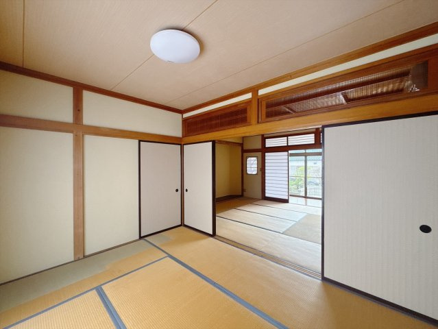 ■和室｜和室でしか味わえない畳ならではの香りや素材で和のやすらぎを感じてください♪休日はお子様とお昼寝するのにも最適です！