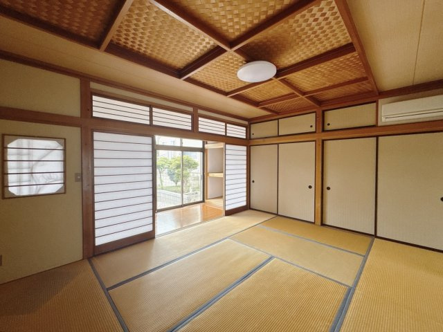 ■和室｜旅館のような趣を感じられる、くつろぎの住空間です。落ち着いた和の雰囲気が、日々の暮らしに癒しをもたらします♪