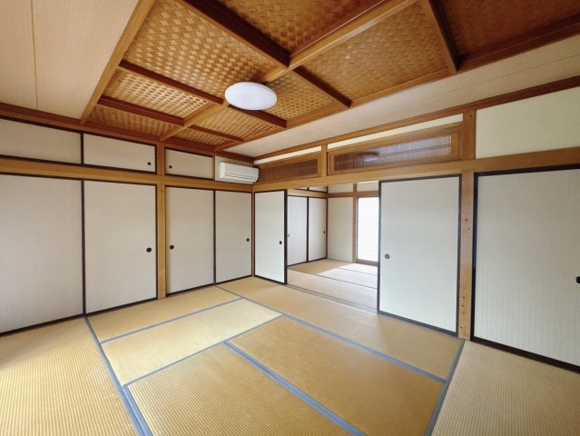 ■和室｜冬にはコタツを敷いて家族みんなで年越しをするのもいいですね。家族みんなのお気に入りの空間になります♪