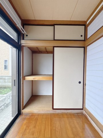■縁側｜日常に”ほっと一息”をプラスしてくれる縁側。四季を感じながら、ゆったりとした時間を楽しめる贅沢な空間です♪