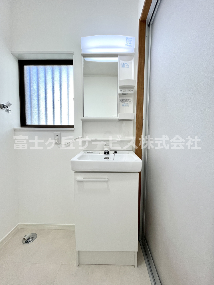 独立洗面化粧台付き