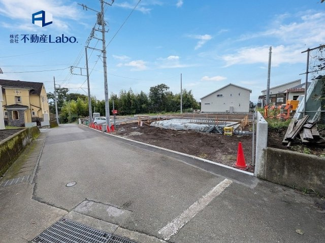 道路面から1階床面まで高さ1.5M以上確保した設計です。　水害からお家を守ります♪
