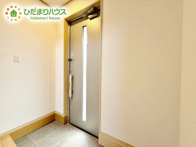 玄関がひろいので親子で並んで仲良く靴が履けますね(^^)/