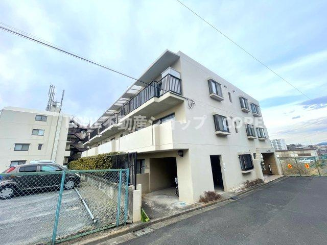 スーパーやドラッグストアなどの買い物施設が近くにあり、生活便利な立地になります！