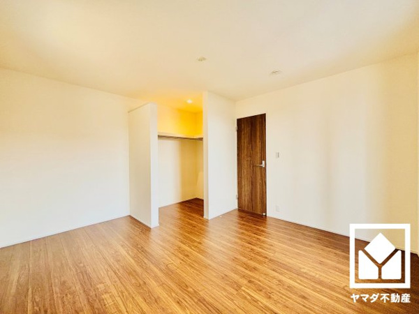 【草津市草津町　2期　2号棟の寝室】