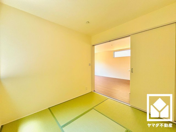 【草津市草津町　2期　2号棟の和室】