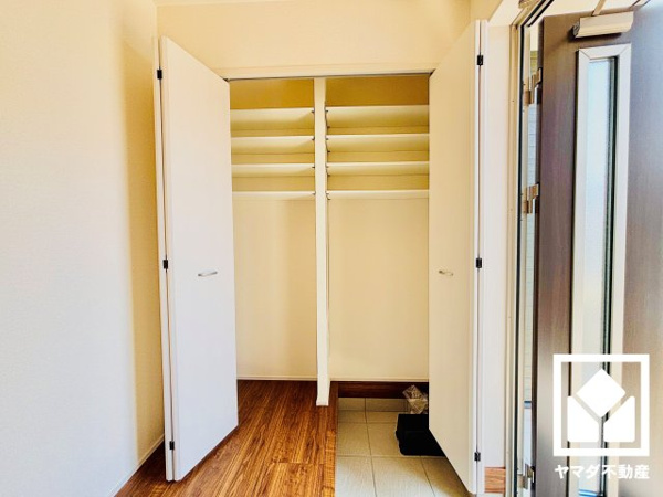 【草津市草津町　2期　2号棟の収納】