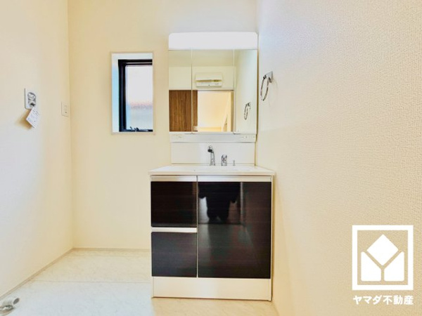 【草津市草津町　2期　2号棟の独立洗面台】