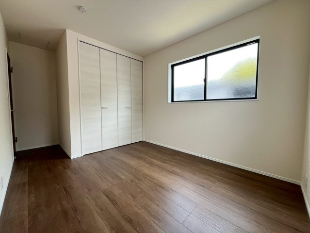 書斎や趣味部屋など、ライフスタイルに合わせ、様々な用途で使えるお部屋です。