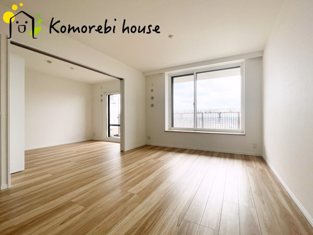 ゆったり過ごせる居間です
