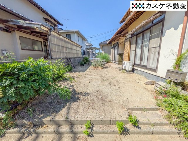 ガーデニングや家庭菜園などもできる南庭。ペットや小さいお子様の遊びスペースとしても大活躍！