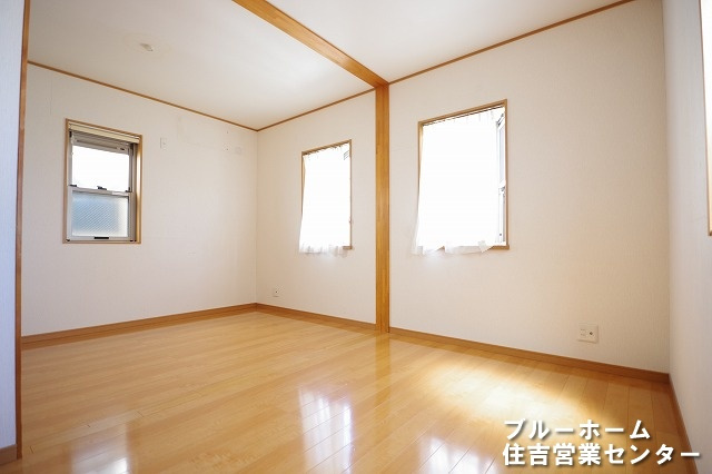 このまま広々とした主寝室での利用や仕切りを作ることでお部屋の追加も可能！