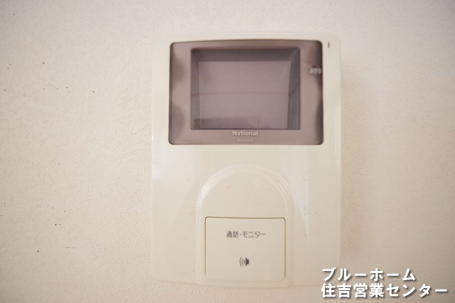 訪問者の確認が容易なモニター付きインターホン！