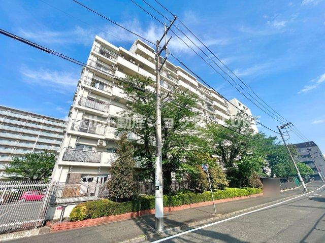 小学校・中学校が近く、子育て環境良好。小さなお子様がいる方には、安心な立地になっております。