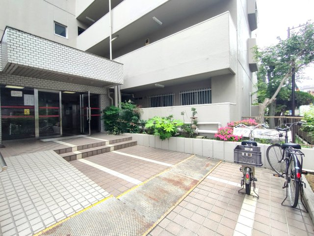 【エントランス】