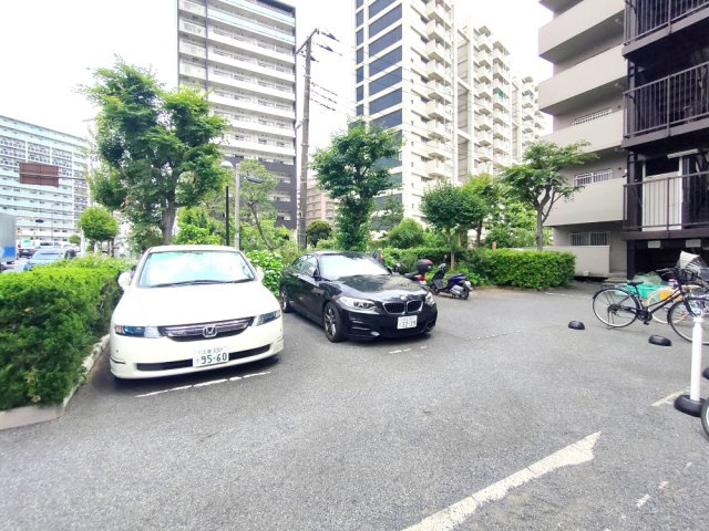 【駐車場】