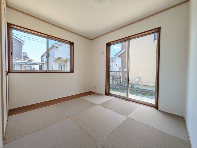 ～リビングに隣接している5.2帖の和室です～