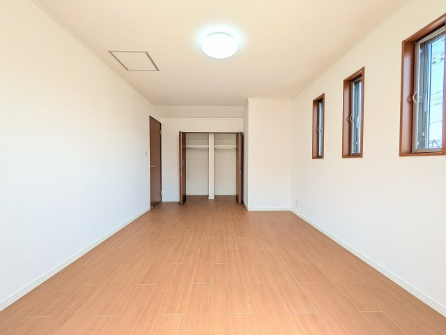 ～収納力の高いクローゼット完備～
