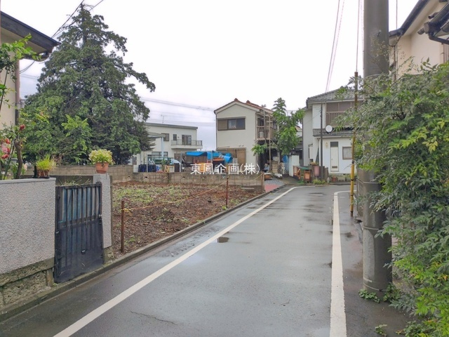 前面道路含む現地写真です