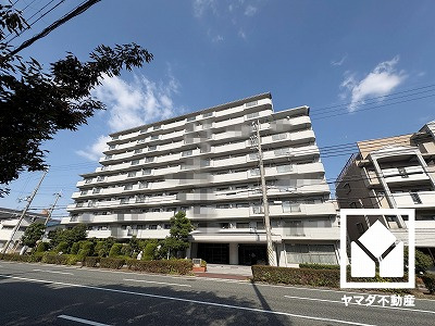 室内洗濯機置場がございますので、天候に左右されず洗濯していただけます。
