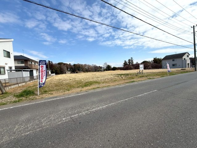 敷地約1228坪・穏やかな住環境です！自然豊かな内牧公園まで徒歩約2分(100ｍ)！資材置場・家庭菜園用地としても検討可！お気軽にお問い合わせください！