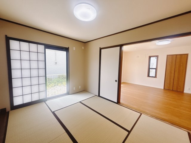 ■1階和室｜和室でしか味わえない畳ならではの香りや素材で和のやすらぎを感じてください♪休日はお子様とお昼寝するのにも最適です！