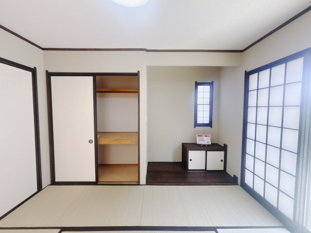 ■1階和室｜和室を書斎にしたり、冬にはコタツを敷いて家族みんなで年越しをするのもいいですね。家族みんなのお気に入りの空間になります♪