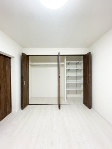 南側洋室約6帖クローゼット