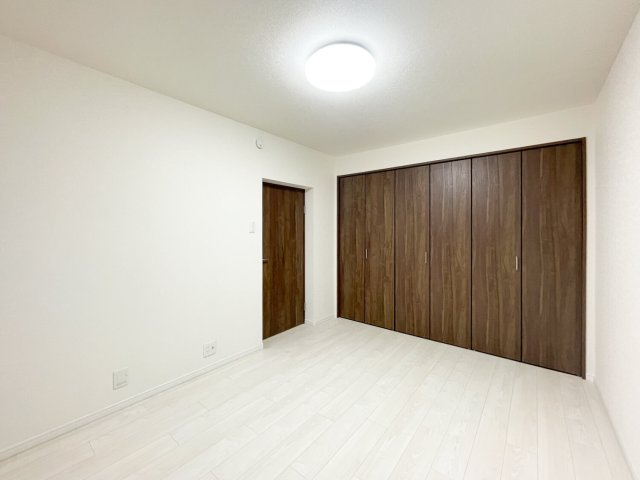 南側洋室約6帖