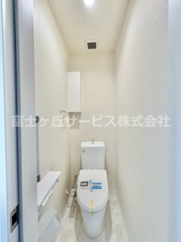 ゆったりとした空間のトイレです