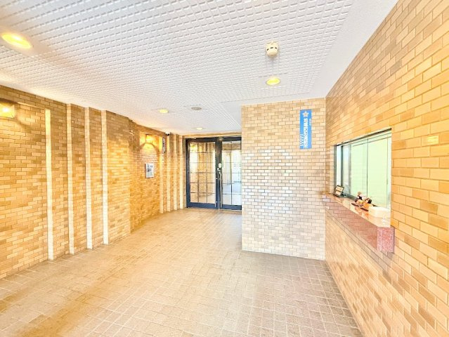◆その邸が魅せる、気品・上質・重厚感・極細やかさ、そのすべては訪れた者に安らぎと品性を与える特別な空間です。ここに住むからこそ意味がある。すべての（始まり）をここから迎えます。
