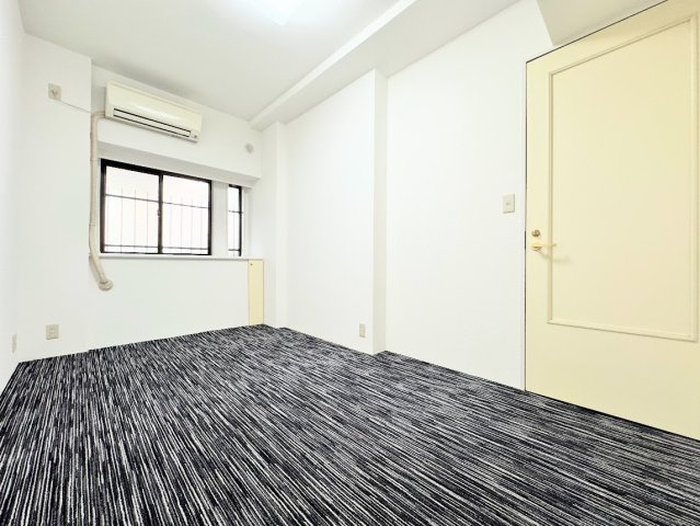 ◆気持ちの良い風が室内へ入り込む居室。家具を配置しても広々ご利用いただけます！！