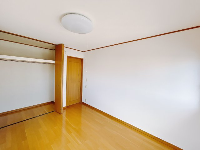 ■2階洋室｜子供部屋のメリットは「自立心を養うことができる」「自分で整理整頓できるようになる」そして、お子様が成長した際には「プライバシーを確保できる」といい事だらけ♪