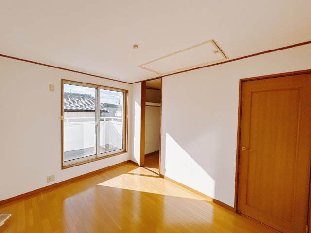 ■2階洋室｜2階各居室には収納をご用意しています♪常にお部屋を綺麗に保てます！小さなお子様も自然とお片付けができるようになるのでうれしいですよね！