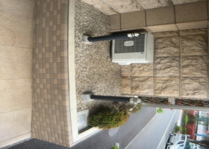 物件によっては、入居者が個人的に使用できる専用庭がついているものもあります。また、住宅の中にある土間の部分を庭と呼ぶこともあります。庭の用途は住む人によって変わり、それによってデザインもさまざまです。